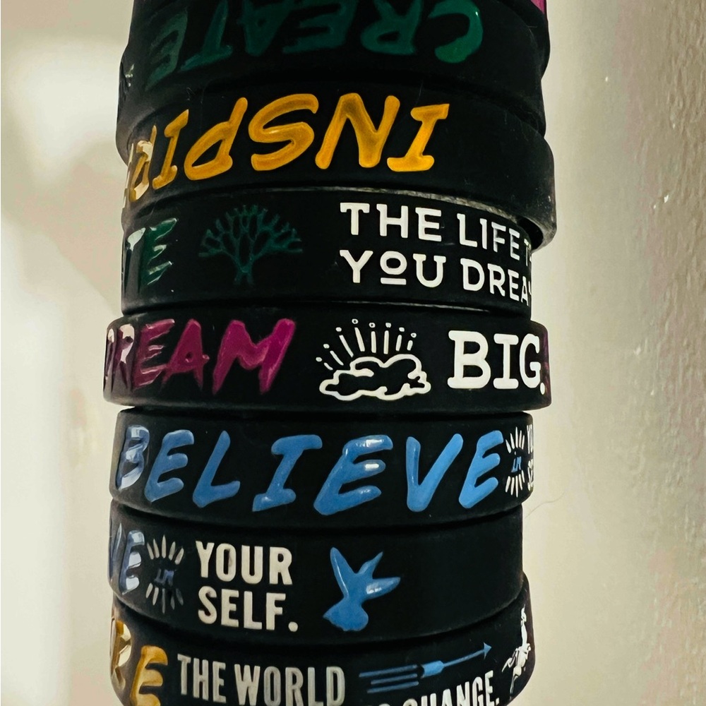 Silicon inspirational bracelets
Dream Big
Believe In Yourself
Create
Inspire